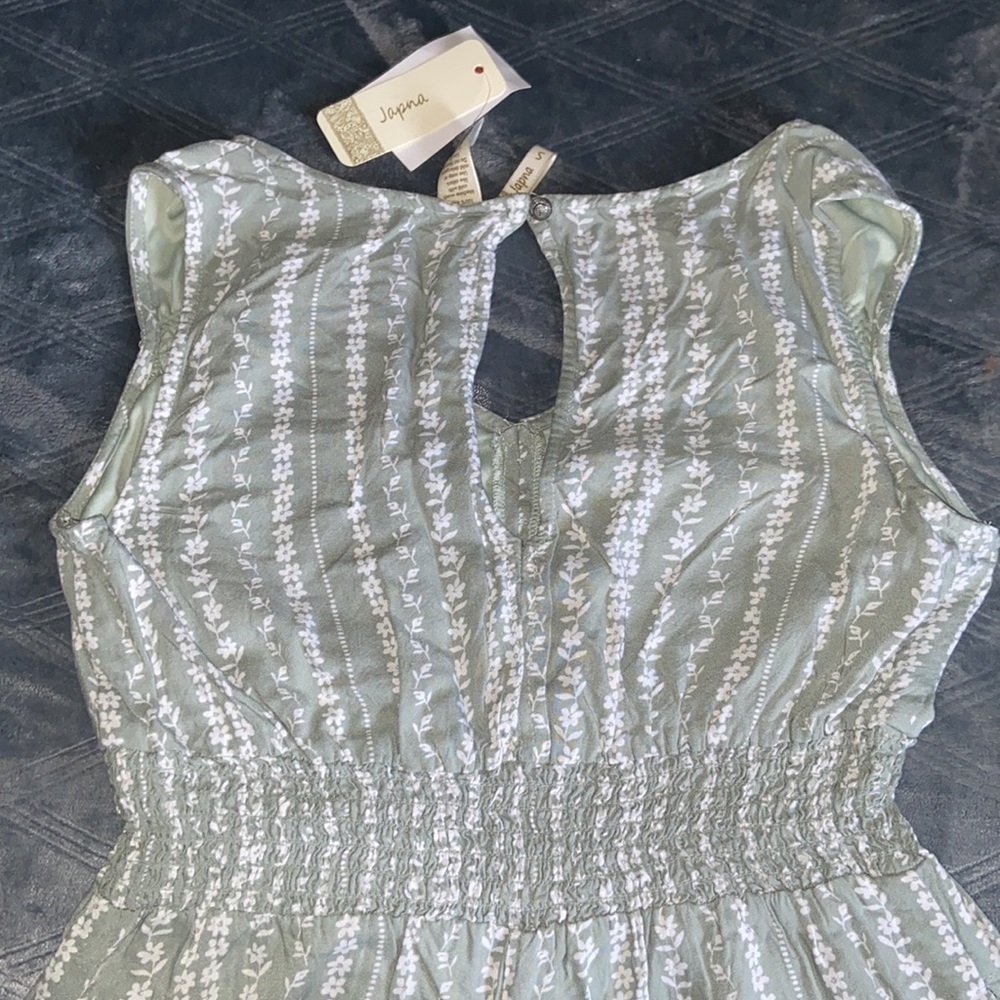 Jumpsuit - Picture 3 of 4